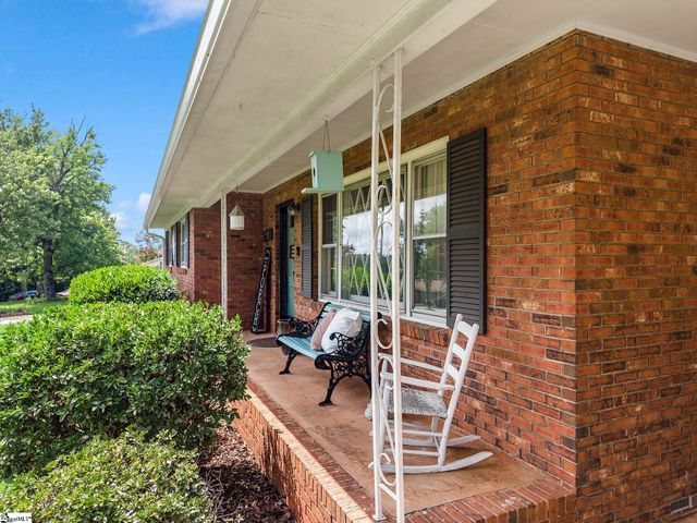 227 Ferndale Drive, Boiling Springs, SC 29316