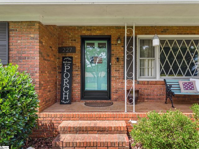 227 Ferndale Drive, Boiling Springs, SC 29316