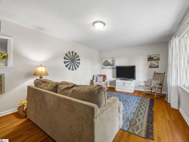 227 Ferndale Drive, Boiling Springs, SC 29316