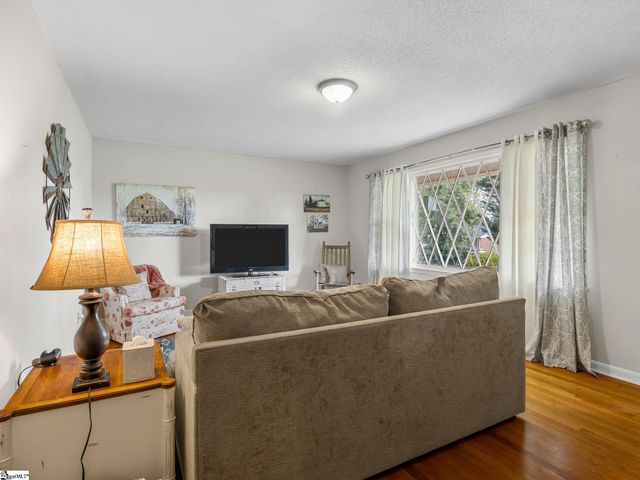 227 Ferndale Drive, Boiling Springs, SC 29316