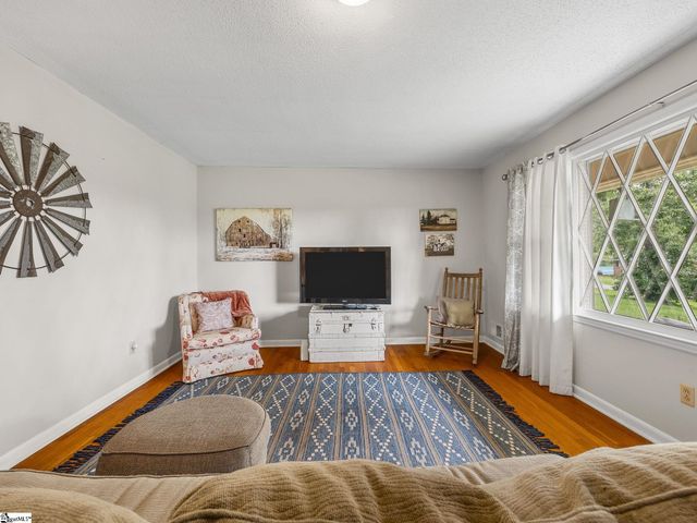 227 Ferndale Drive, Boiling Springs, SC 29316
