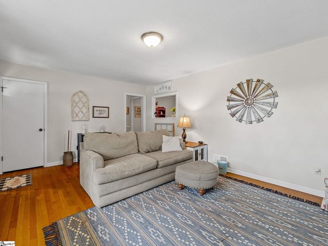 227 Ferndale Drive, Boiling Springs, SC 29316