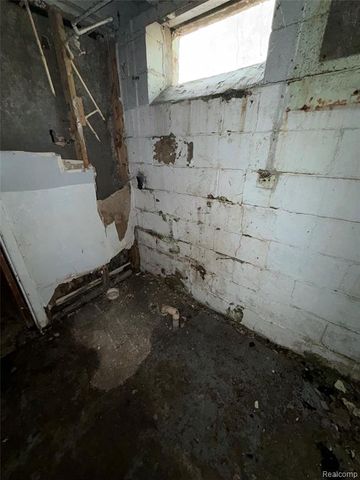 11975 Hamburg Street, Detroit, MI 48205