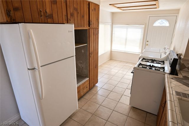 123 West Victory Road, Henderson, NV 89015