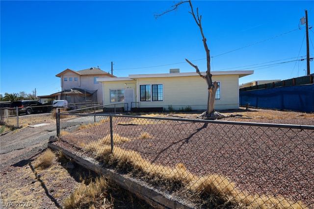 123 West Victory Road, Henderson, NV 89015