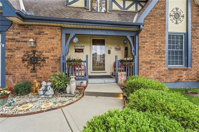 1153 E Frontier Lane, Olathe, KS 66062