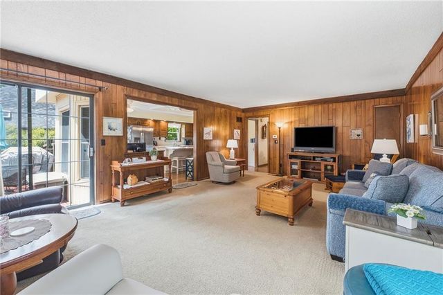 1153 E Frontier Lane, Olathe, KS 66062