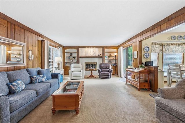 1153 E Frontier Lane, Olathe, KS 66062