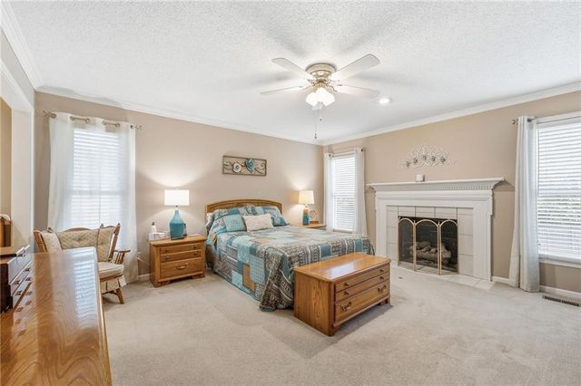 1153 E Frontier Lane, Olathe, KS 66062