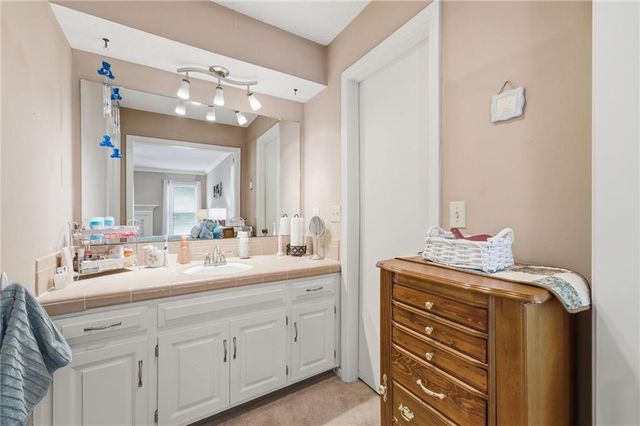 1153 E Frontier Lane, Olathe, KS 66062
