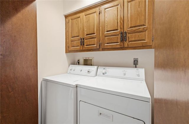1153 E Frontier Lane, Olathe, KS 66062