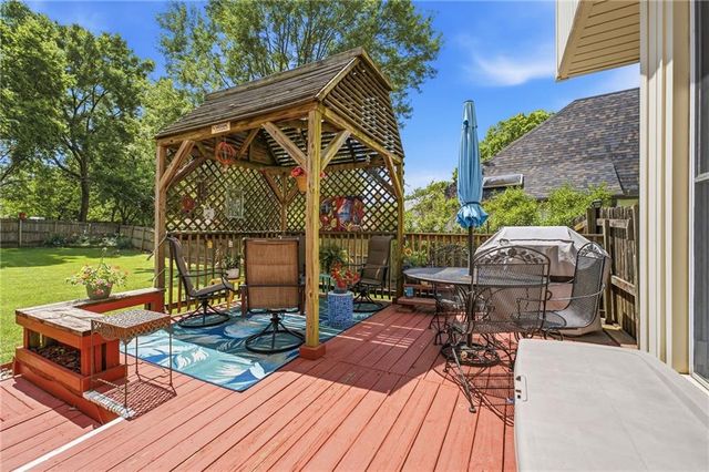 1153 E Frontier Lane, Olathe, KS 66062