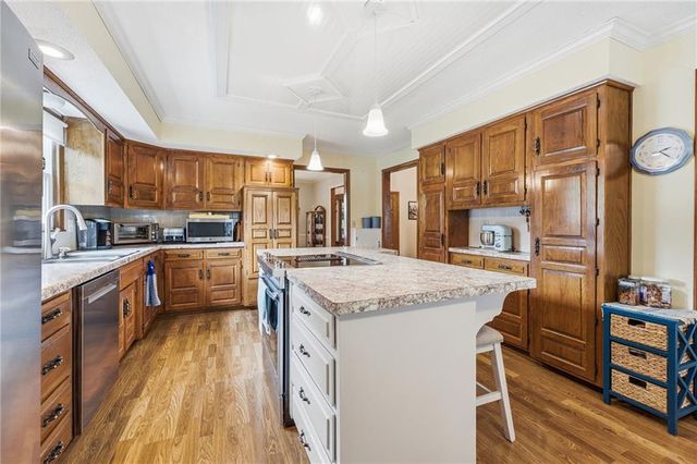1153 E Frontier Lane, Olathe, KS 66062