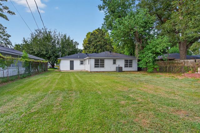 3843 Greenway Place, Shreveport, LA 71105