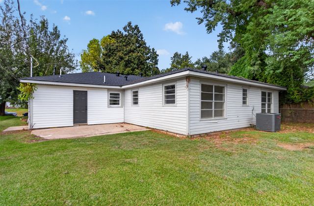 3843 Greenway Place, Shreveport, LA 71105