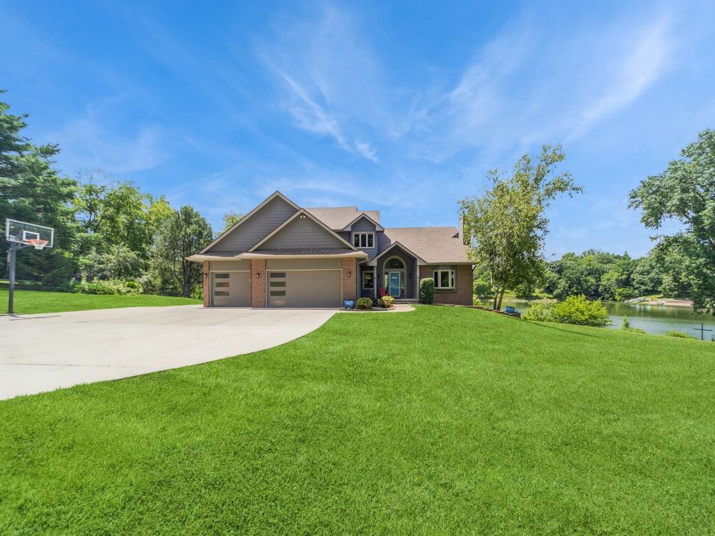 36508 Meadow Lane, Cumming, IA 50061