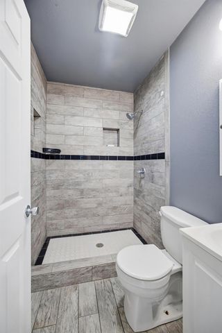 2221 Floral Avenue, Selma, CA 93662