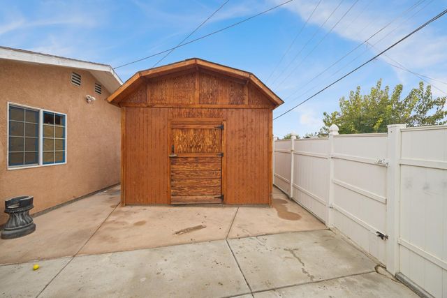 2221 Floral Avenue, Selma, CA 93662