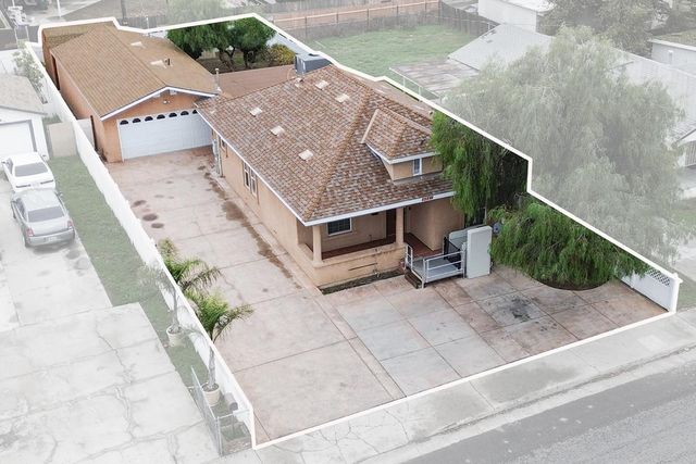 2221 Floral Avenue, Selma, CA 93662