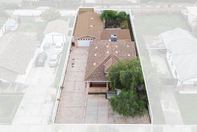 2221 Floral Avenue, Selma, CA 93662