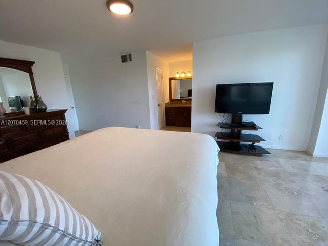 2101 S Ocean Drive 501, Hollywood, FL 33019