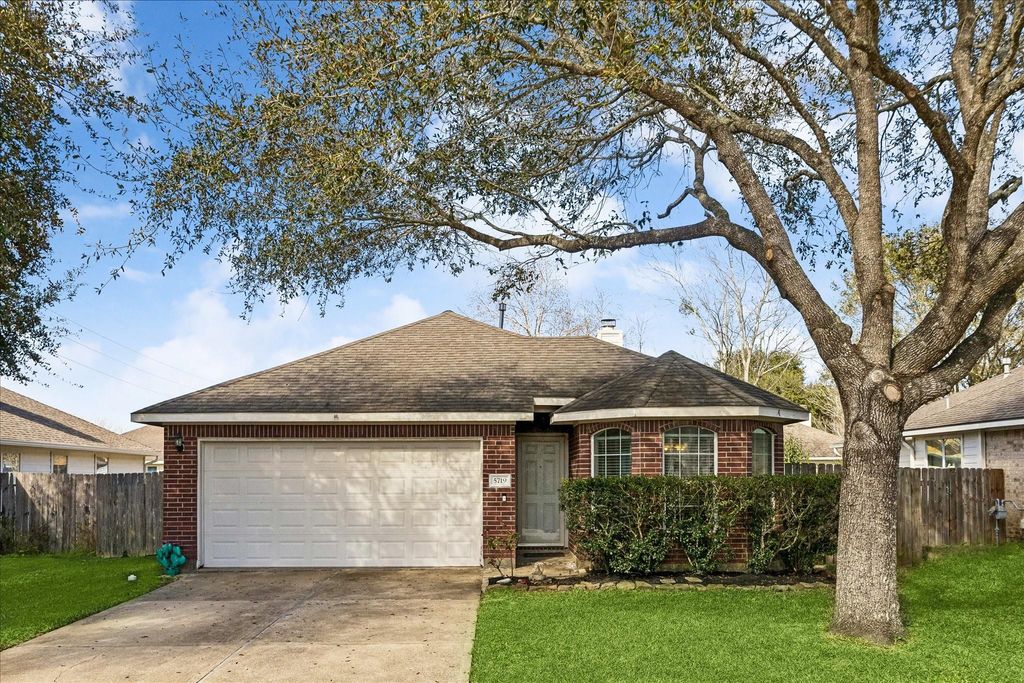 5719 Cochise Drive, Richmond, TX 77469