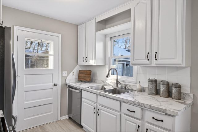 653 109th Avenue NW, Coon Rapids, MN 55448