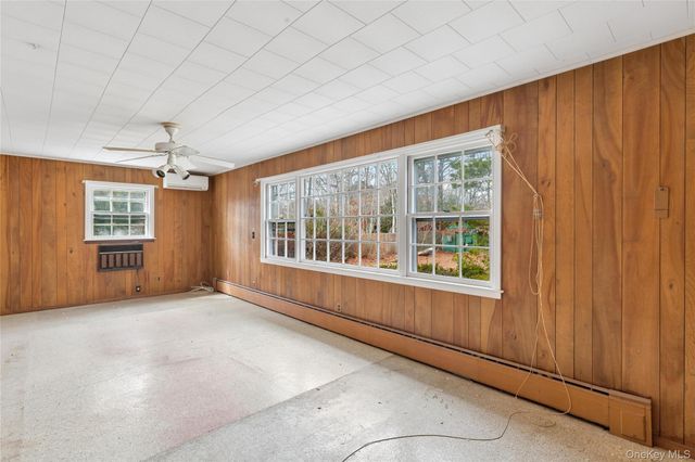 4 E Rampasture Road, Hampton Bays, NY 11946