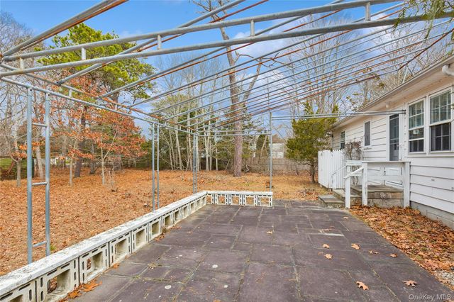 4 E Rampasture Road, Hampton Bays, NY 11946