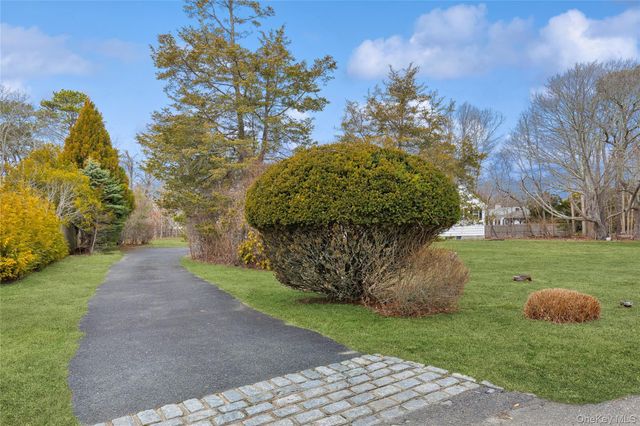 4 E Rampasture Road, Hampton Bays, NY 11946