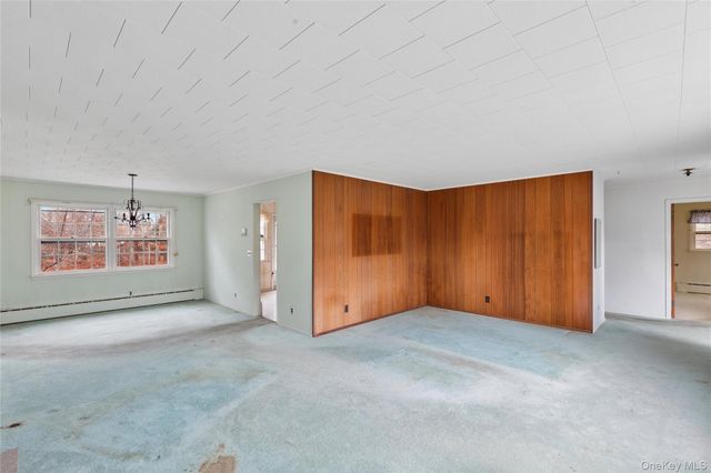 4 E Rampasture Road, Hampton Bays, NY 11946