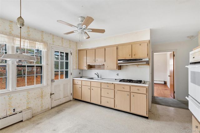 4 E Rampasture Road, Hampton Bays, NY 11946