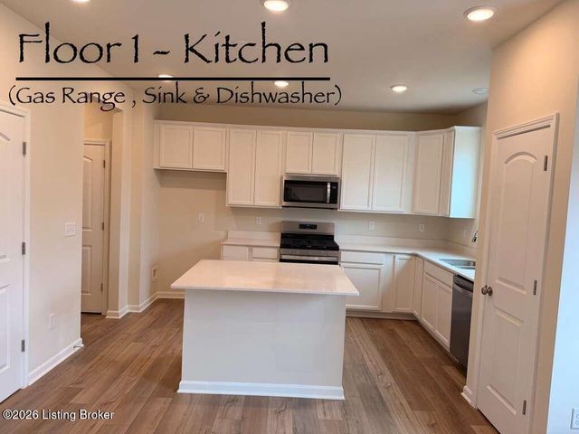 2019 Lyndon Green Cir, Lyndon, KY 40242