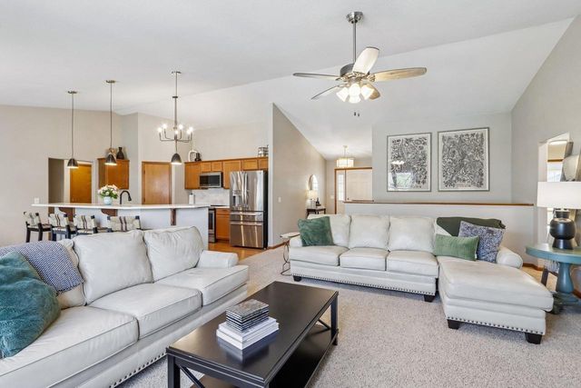 1120 Black Walnut Pass, Johnson Creek, WI 53038