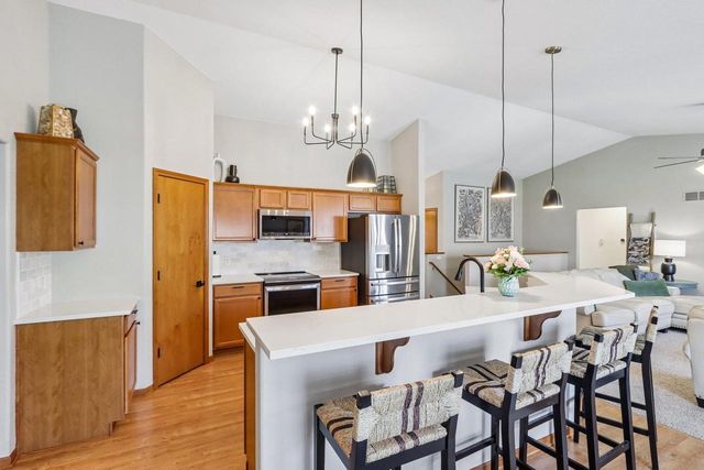 1120 Black Walnut Pass, Johnson Creek, WI 53038