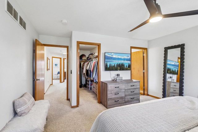 1120 Black Walnut Pass, Johnson Creek, WI 53038