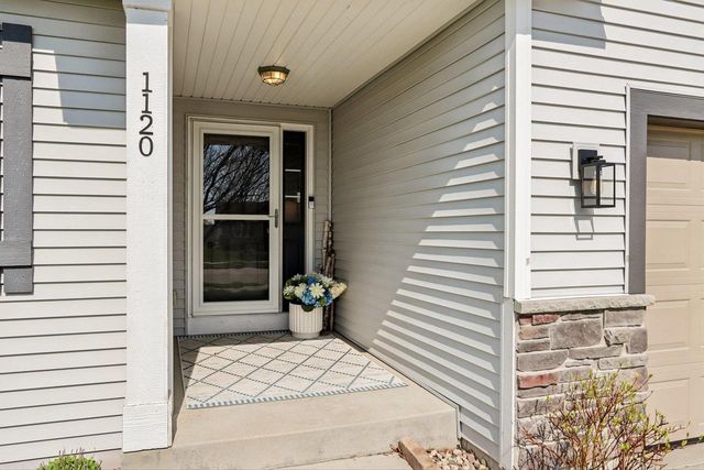 1120 Black Walnut Pass, Johnson Creek, WI 53038