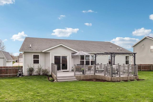 1120 Black Walnut Pass, Johnson Creek, WI 53038