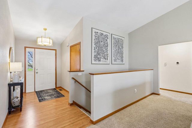1120 Black Walnut Pass, Johnson Creek, WI 53038