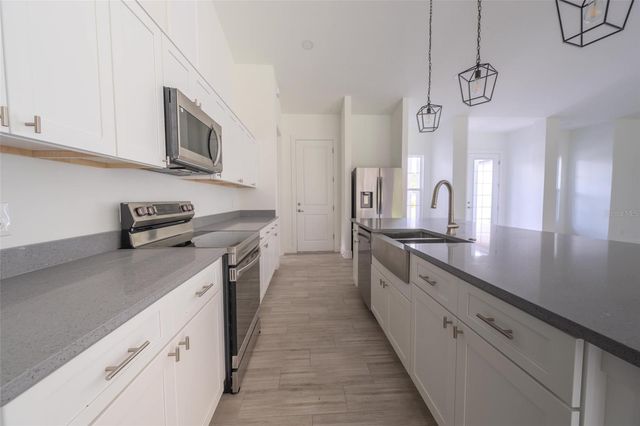 18526 SEAVIEW STREET, Orlando, FL 32833