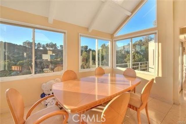 2579 Leicester Drive, Los Angeles, CA 90046