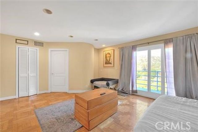 2579 Leicester Drive, Los Angeles, CA 90046