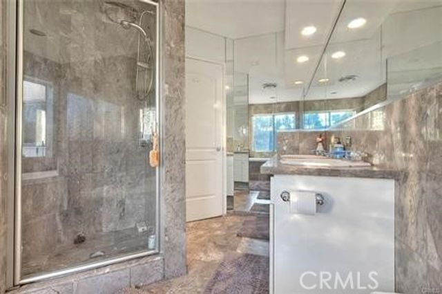 2579 Leicester Drive, Los Angeles, CA 90046