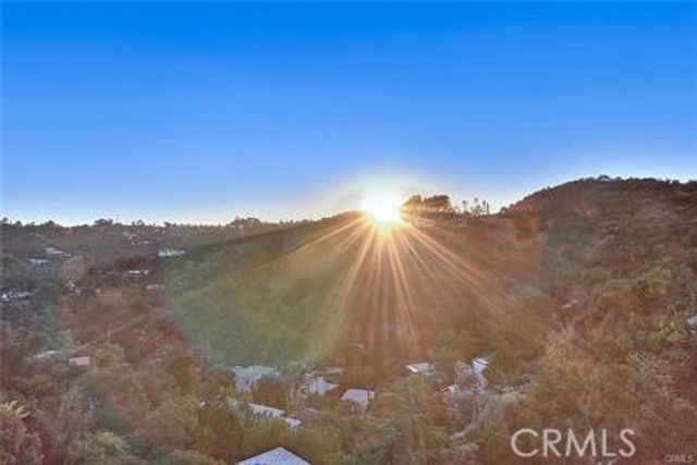 2579 Leicester Drive, Los Angeles, CA 90046