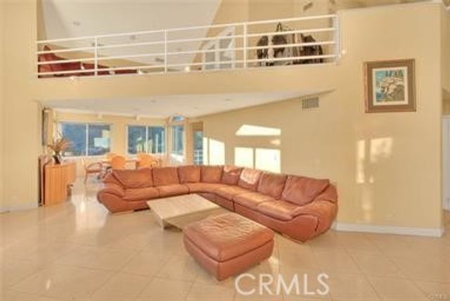 2579 Leicester Drive, Los Angeles, CA 90046