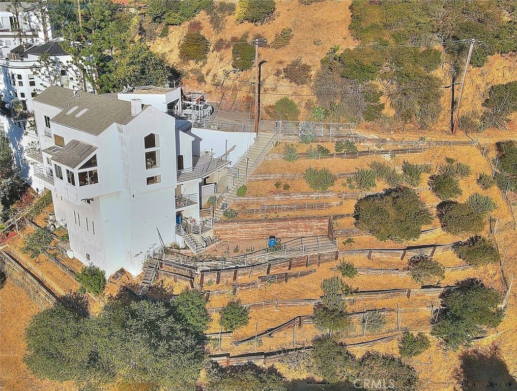 2579 Leicester Drive, Los Angeles, CA 90046