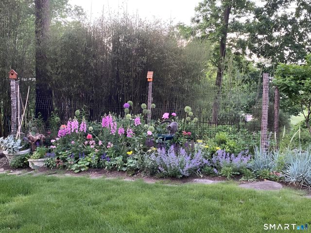 31 Splitrock Road, Norwalk, CT 06854