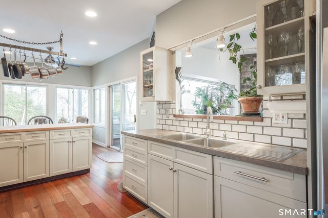 31 Splitrock Road, Norwalk, CT 06854