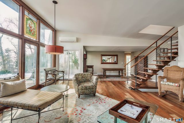 31 Splitrock Road, Norwalk, CT 06854