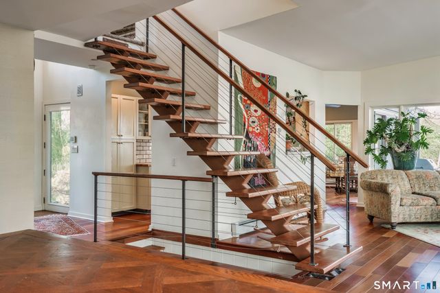 31 Splitrock Road, Norwalk, CT 06854